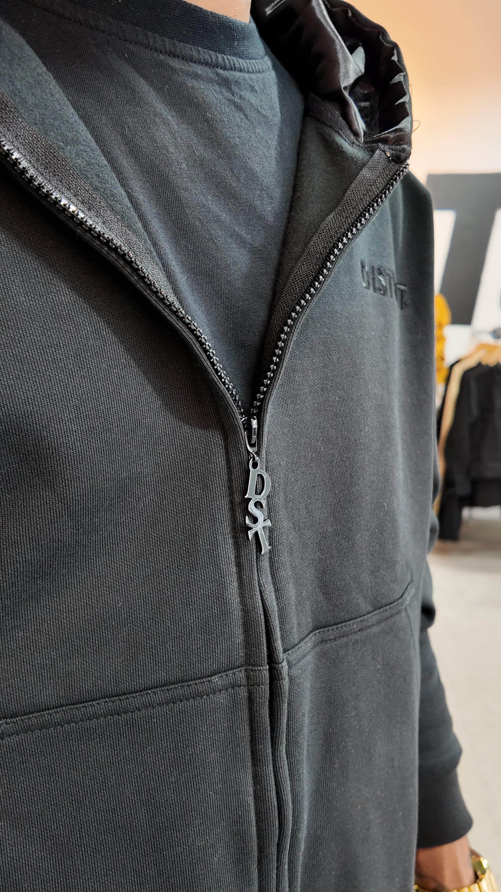 HEAVYWEIGHT Boxy Zip Hoodie