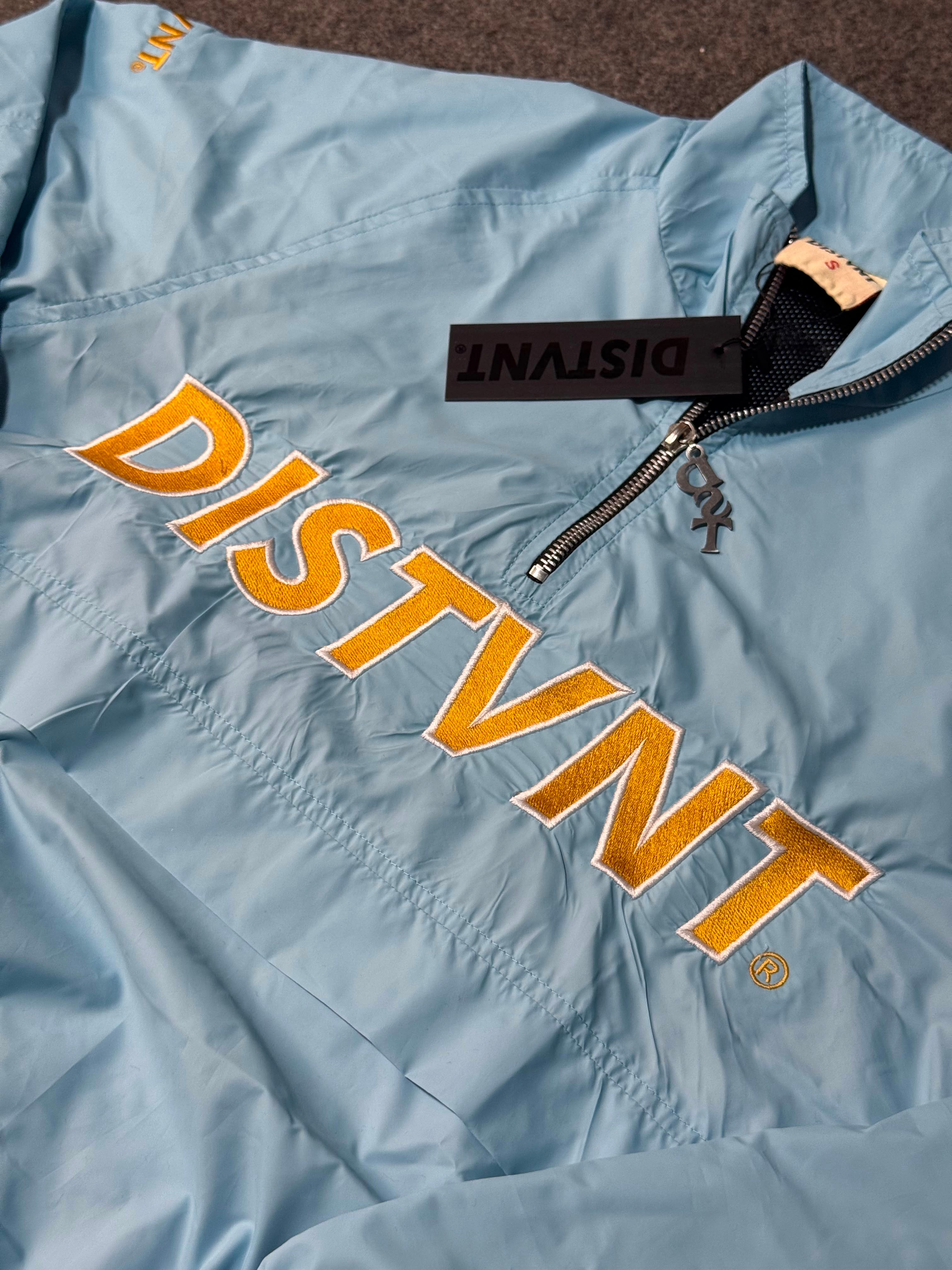 QUARTER-ZIP WINDBREAKER SHORT SET