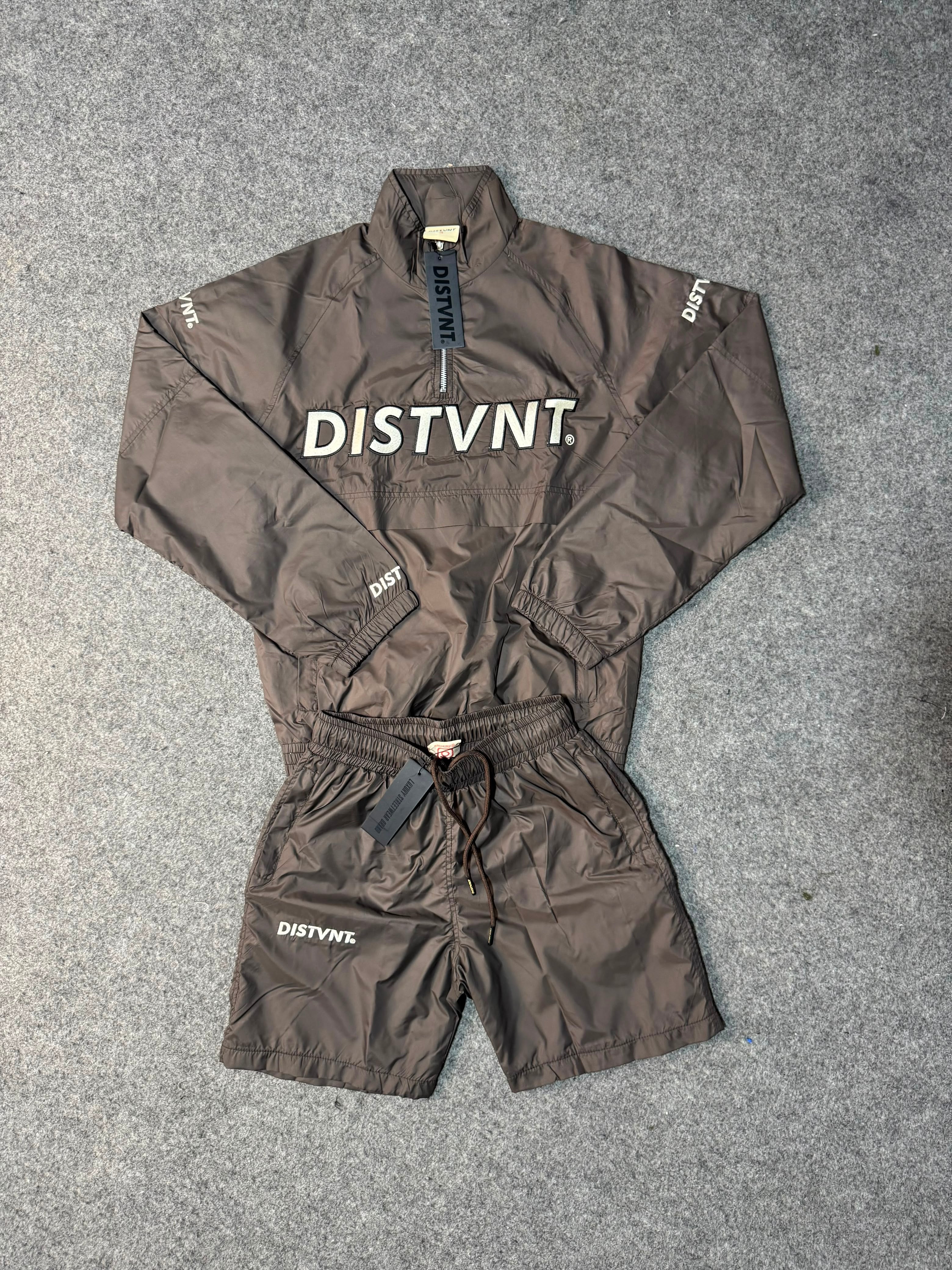 QUARTER-ZIP WINDBREAKER SHORT SET