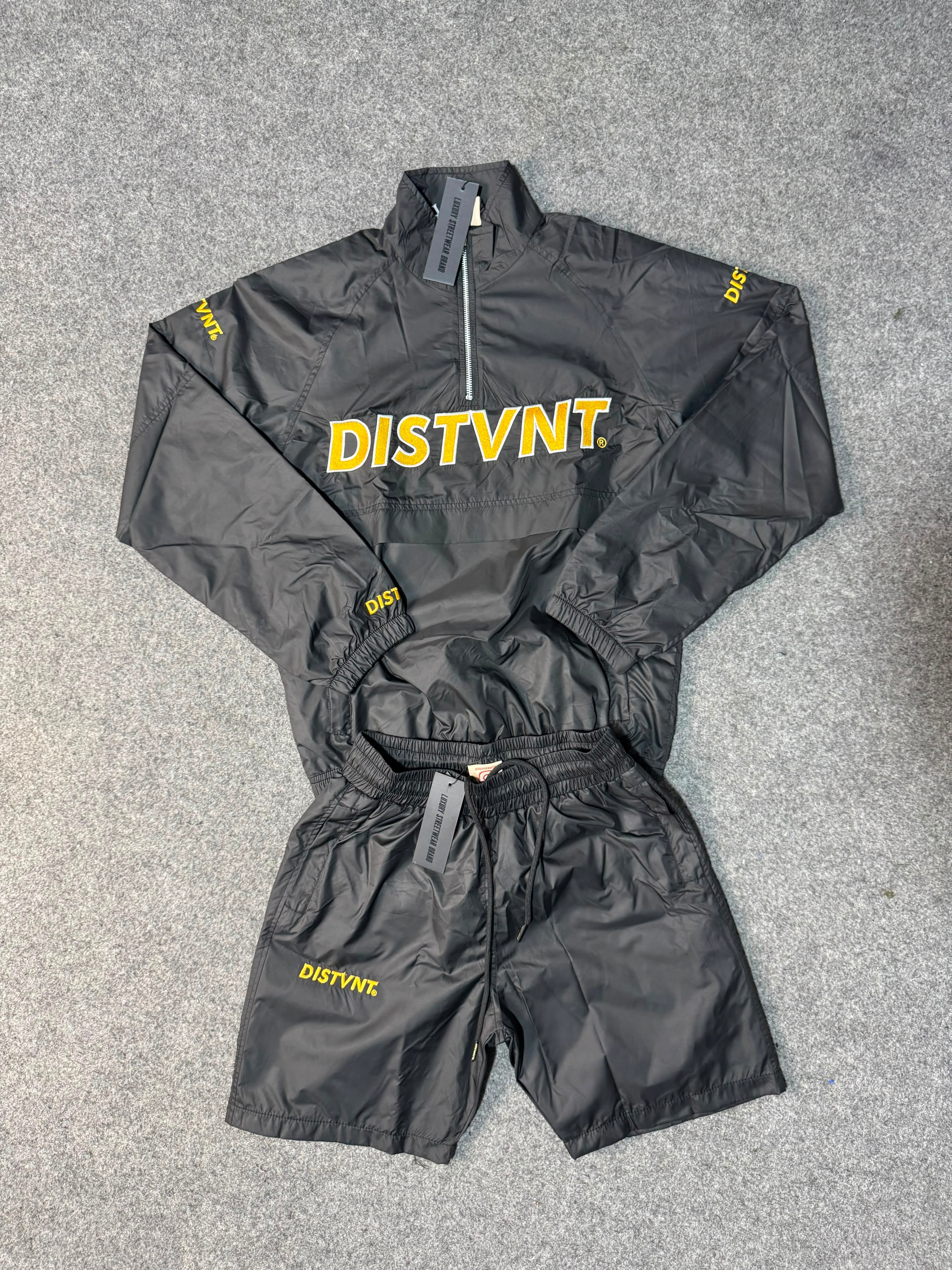 QUARTER-ZIP WINDBREAKER SHORT SET